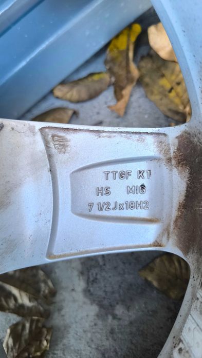 Джанти с гуми 5х113 18ц