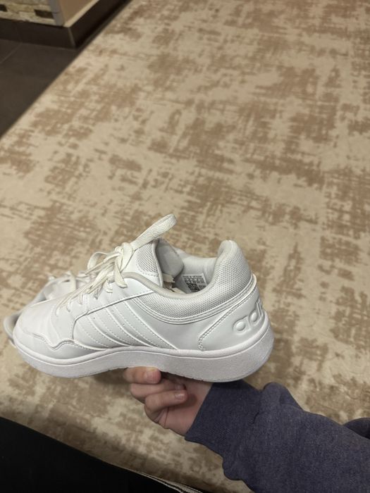 Маратонки на Adidas -50лв