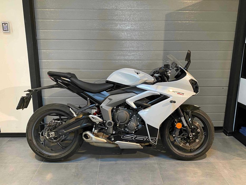 Motocicleta Triumph Daytona 660 Second, 2024