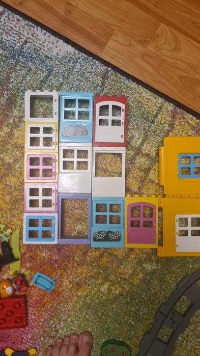 LEGO DUPLO peste 500 piese 7 seturi plus multe alte piese