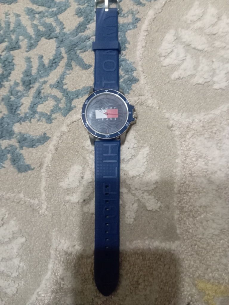 Часы Tommy Hilfiger