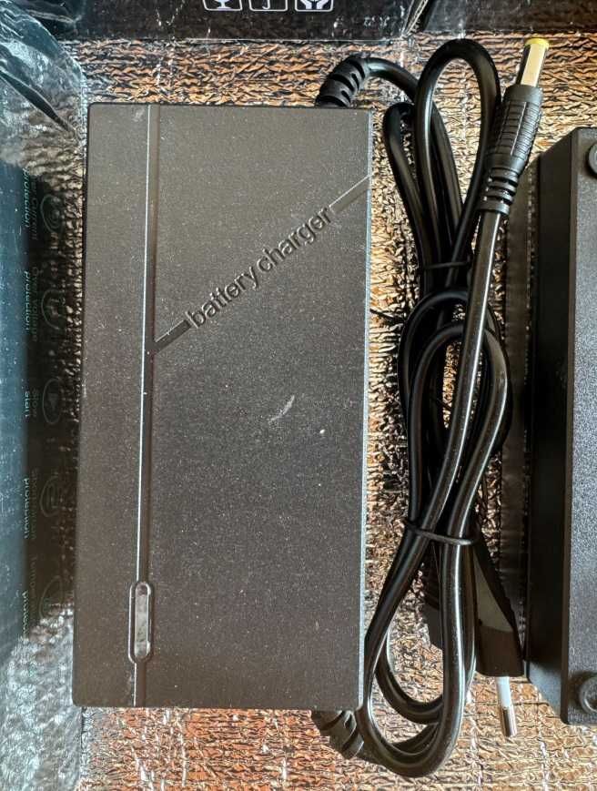 Incarcator profesional 42V-2A, mufa 5,5x2,1  trotinete si scutere