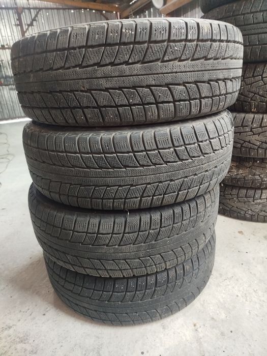 Продам зимние шины 205/70/15