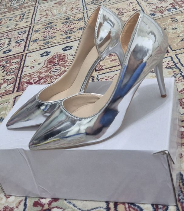 Продам 2  новые туфли за 5990тг.