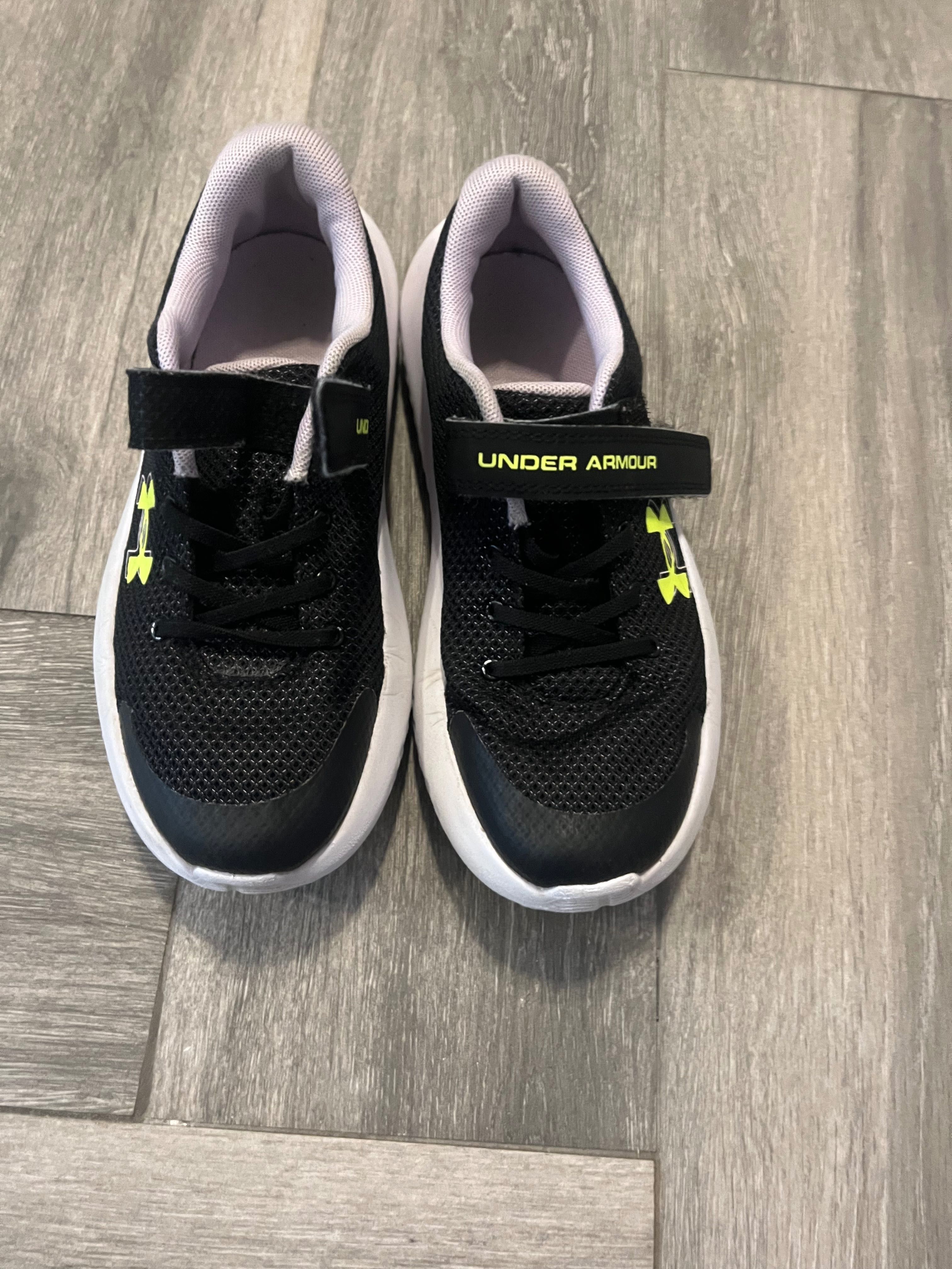 Маратонки under armour