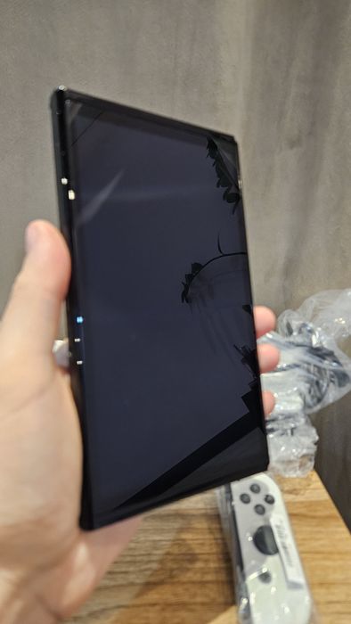 Nintendo switch white OLED 64GB