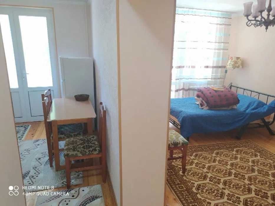 Продаётся 1-комнатная квартира в центр Цум Афрасияб 32м2