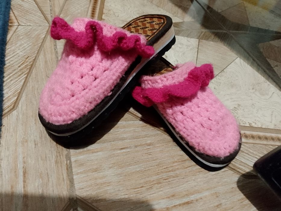 Продам Вязаные домашние тапочки