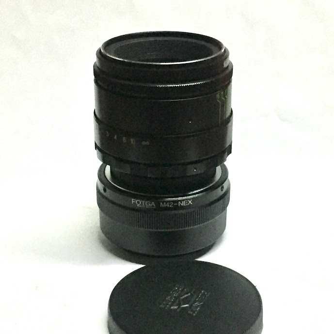 Объектив Гелиос с переходником M42- eos на Canon беззеркалку.