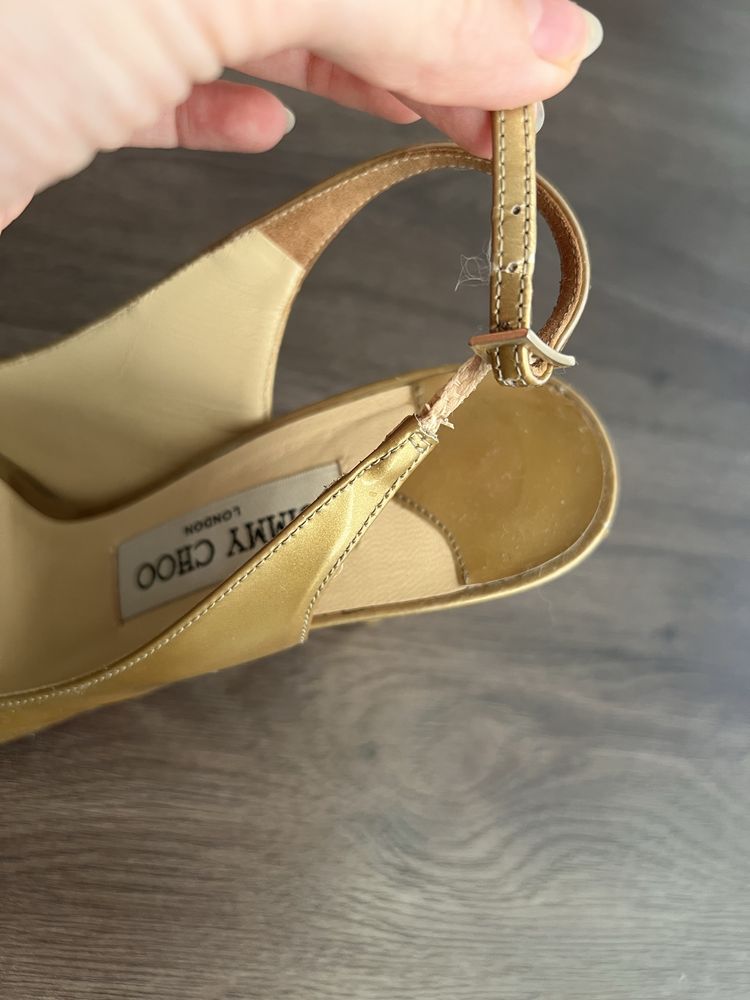 Sandale aurii Jimmy Choo