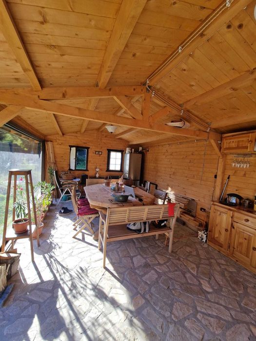 Teren cu constructii Cosmina de Sus - Foisor, baie, cabanuta si umbrar