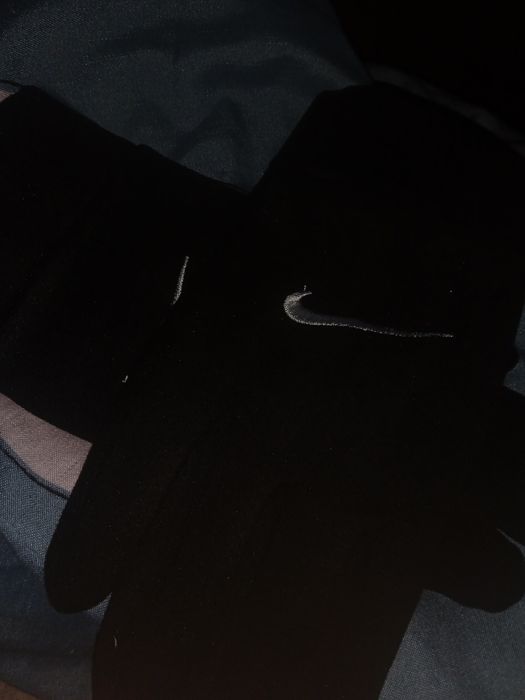 перчатки фирмы Nike