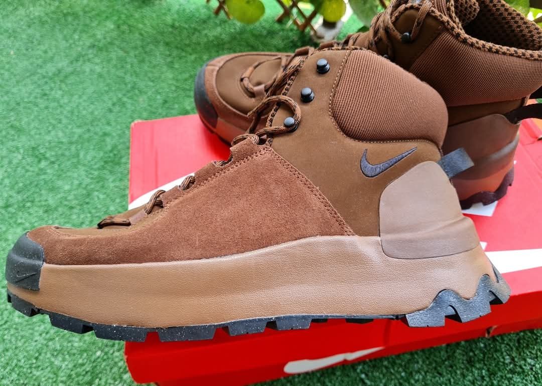 Нови Мъжки Боти Nike Велур