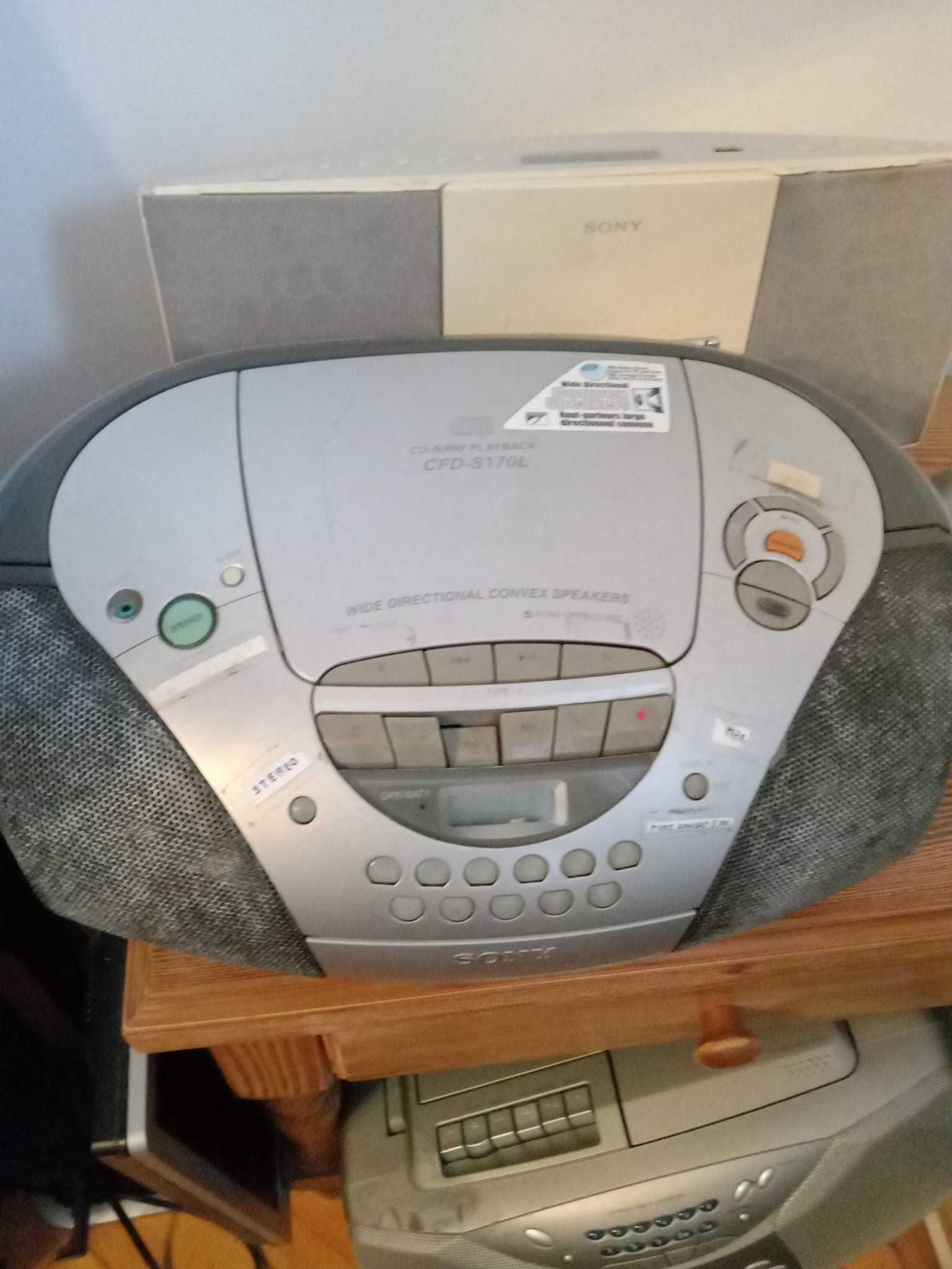 Radio casetofon cu CD marca Sony funcțional