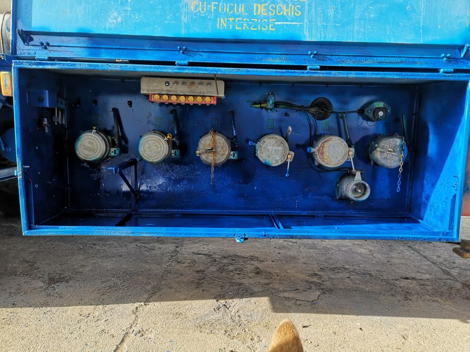 Vând semiremorca cisterna pentru apă Automecanica Medias