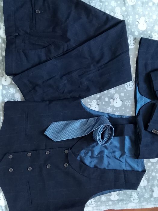 Продам срочно мужской костюм