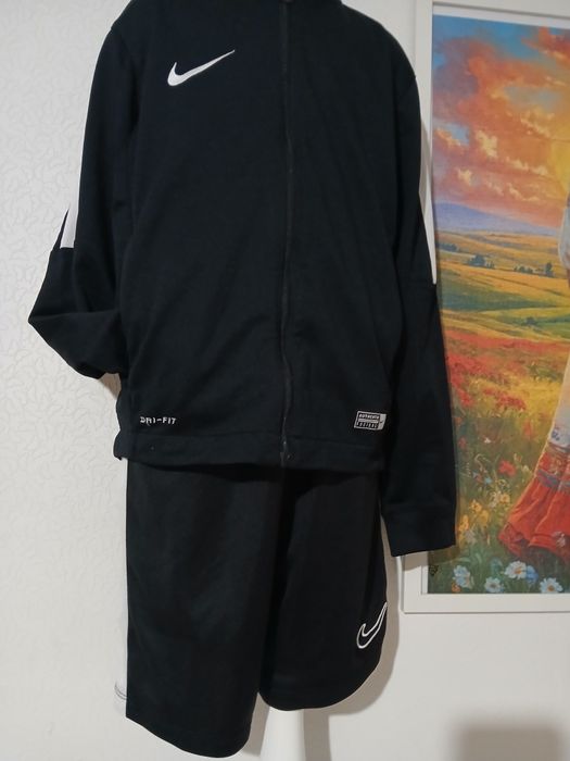 Спортни дрехи Nike 137