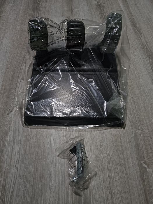 !!!СПЕШНО!!! Педали Thrustmaster T3PA - чисто нови