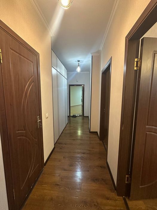 Продаю квартиру в центре 2-6-8 новостройка Ц-2 Дархан без маклеров.