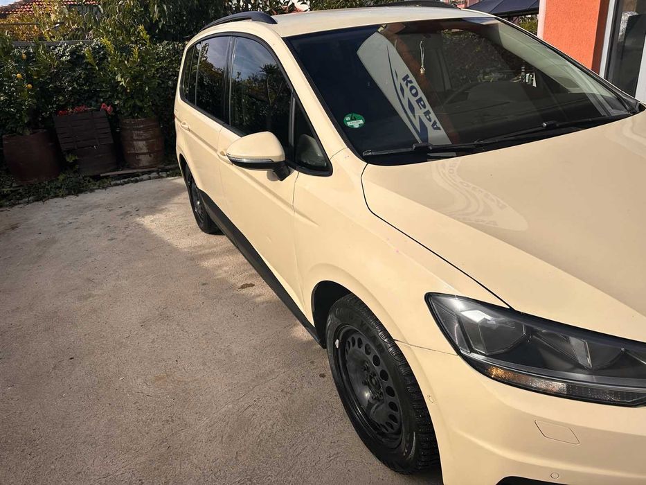 Продавам VW Touran 2.0 TDI 2019 DSG 116 к.с.