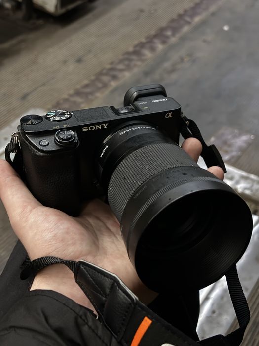Камера Sony alpha a6400 объектив Sigma 30mm фотоаппарат видеокамера