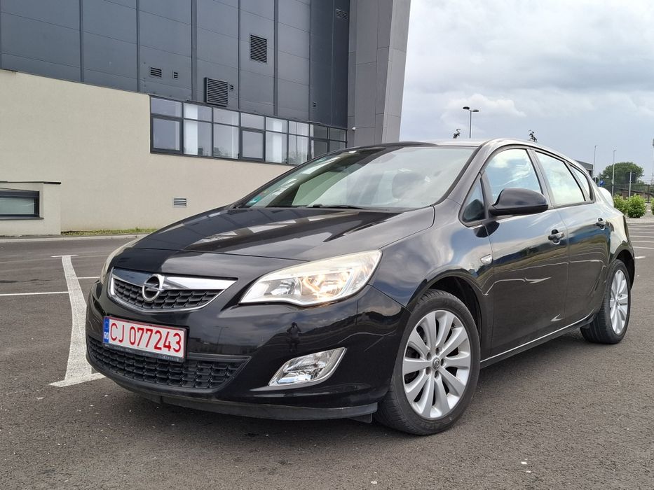 Opel Astra J an 2010 1.6 benzina Germania euro 5 jenti carte service