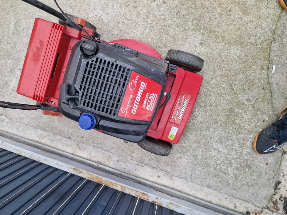 Masina de tuns iarba  pe benzina 4CP Perfecta Pornire usoara