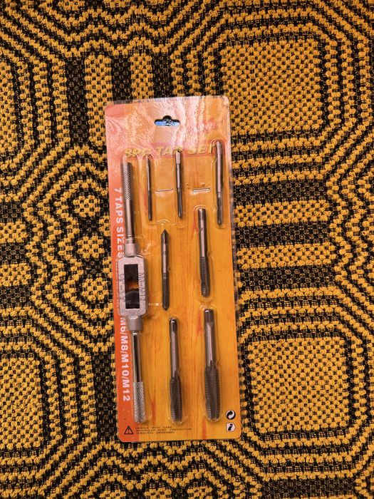 Комплект метчици от М3 до М12