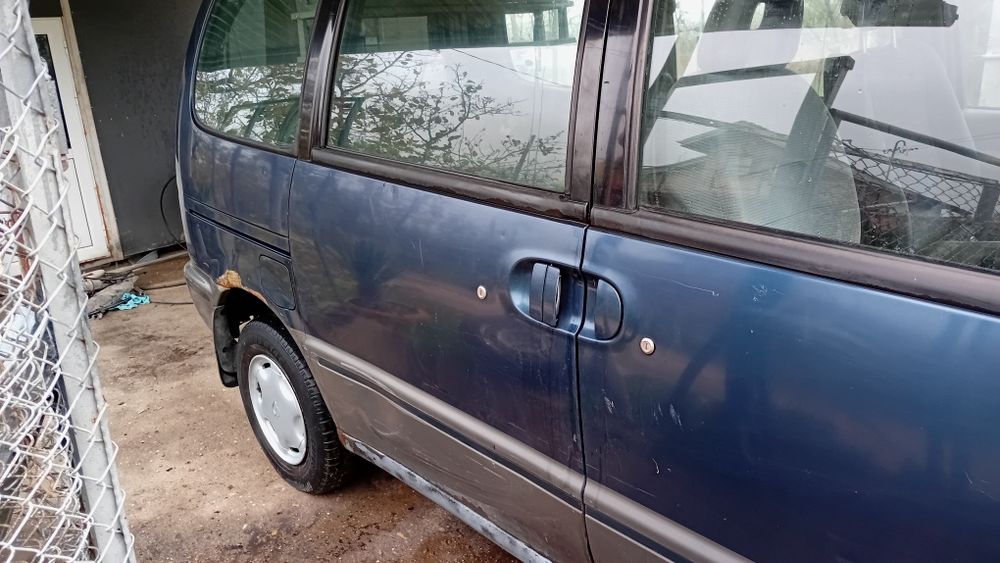 Нисан  серена с23