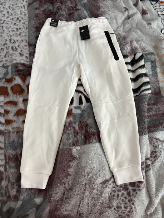Pantaloni nike tech marimea M