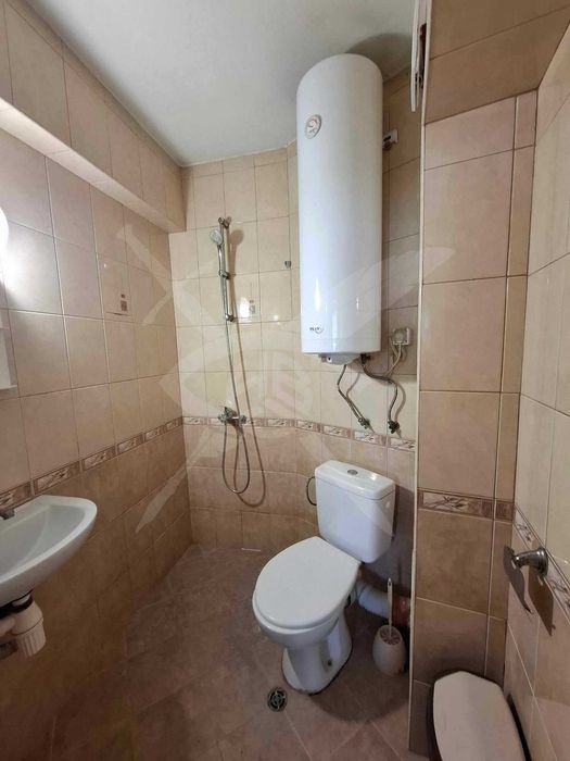 Дава се под наем Двустаен апартамент в Варна, Базар Левски - 60 кв.м за 450 € - Снимка #3