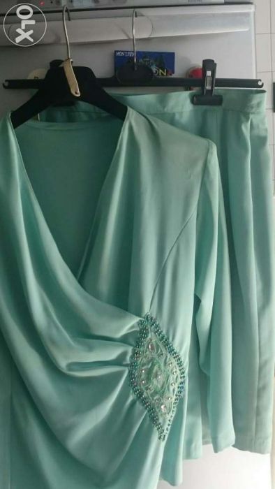 Compleu NOU ocazie Italia vernil, piersica de seara costum masura 42L