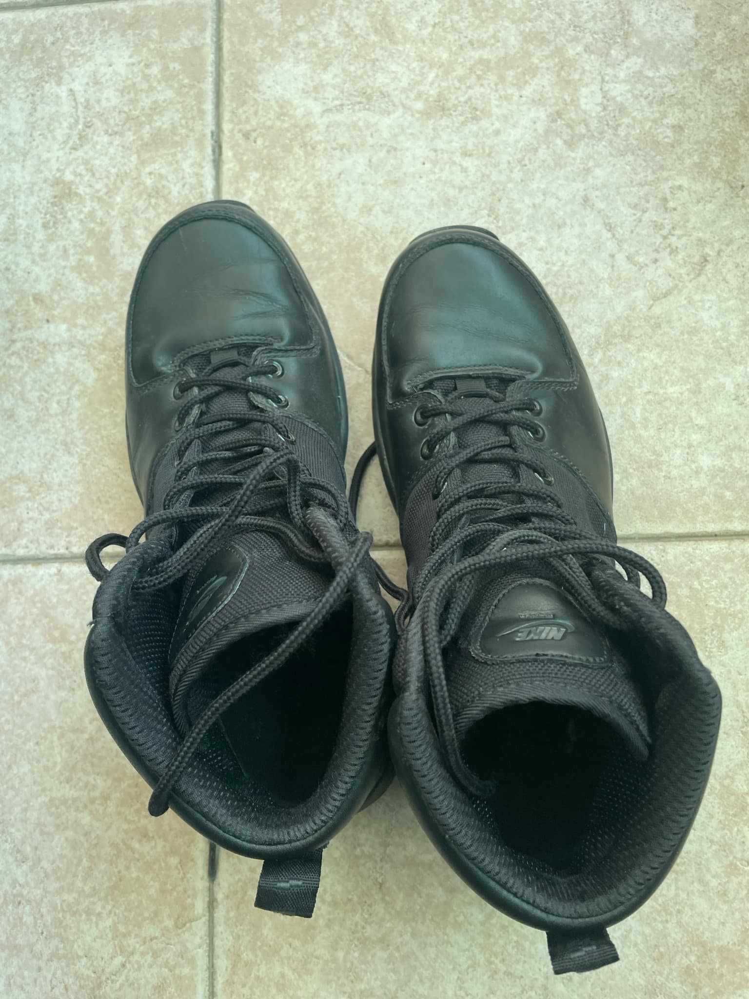 Мъжки зимни обувки Nike Manoa