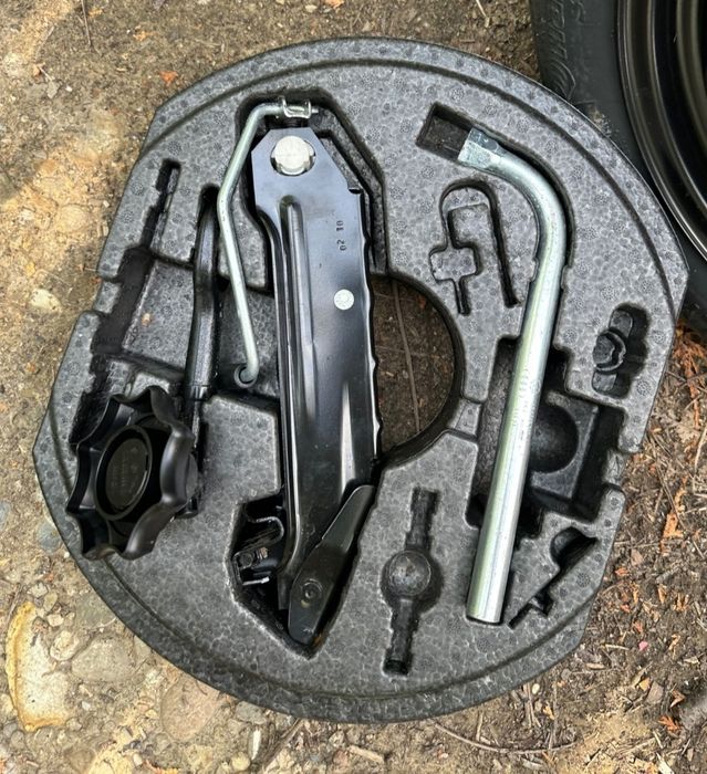 Rezervă slim Ford/Volvo și Vw Golf skoda