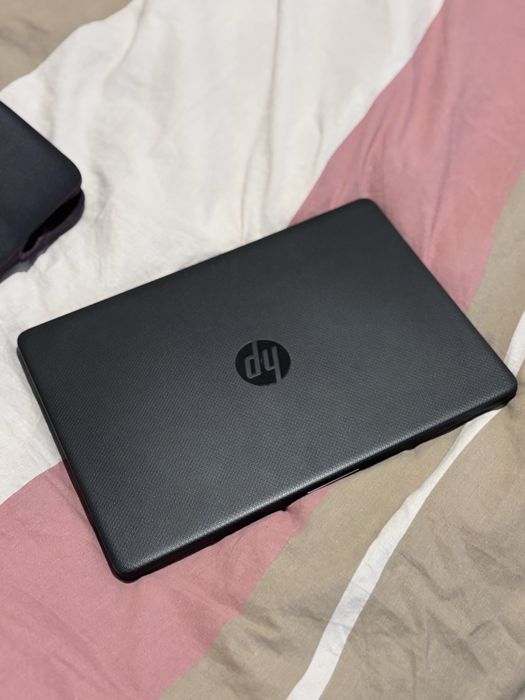 Laptop HP 14s-fq0024nq cu procesor AMD Athlon™ Silver 3050U, 14"