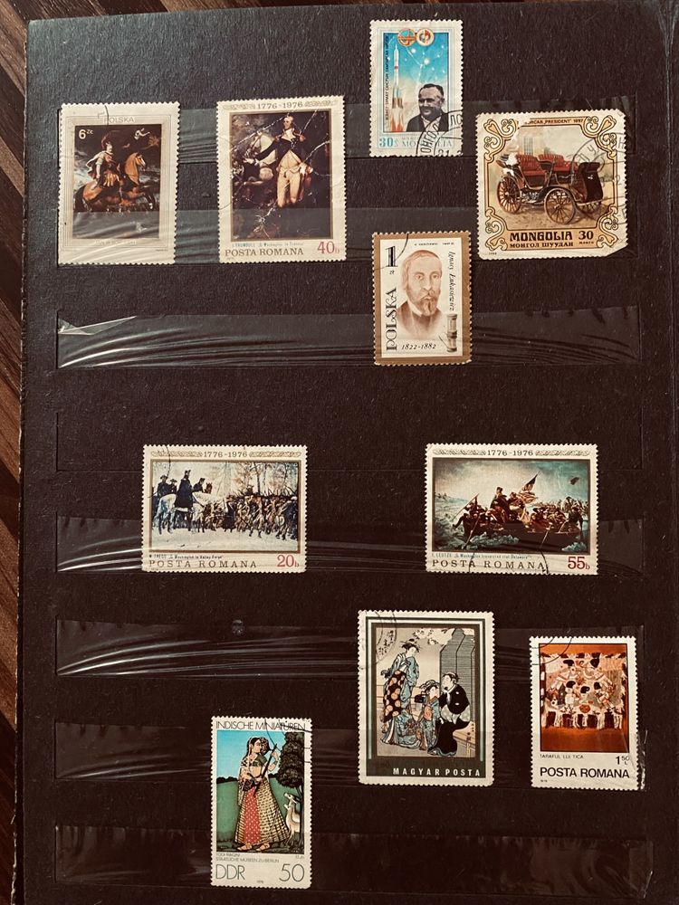 Clasor foarte  vechi cu timbre  de  colecție