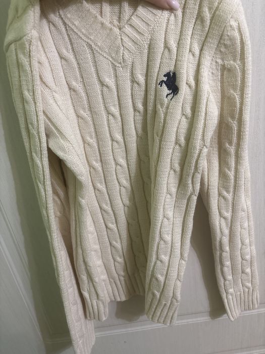 Пуловер.Чисто нов Xs/S ,еластичен е и на M би станал,чисто нов