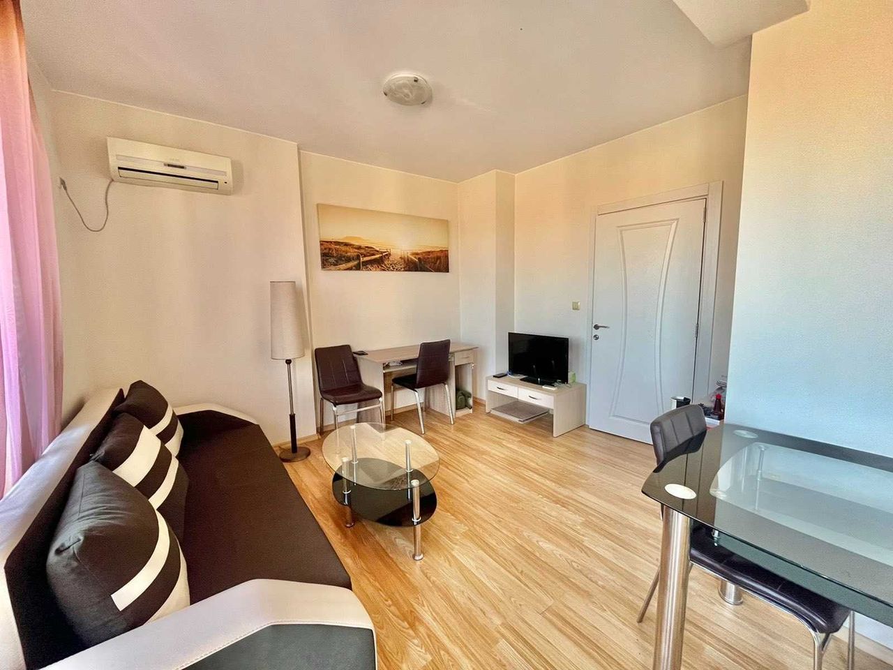 Продава се Двустаен апартамент в с. Равда, Област Бургас - 102 кв.м за 726 €/кв.м - Снимка #2