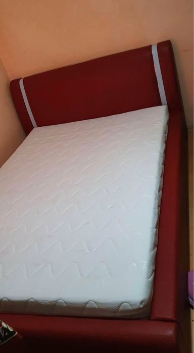 Pat dublu matrimonial tapitat