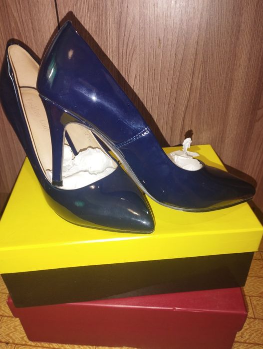 Продам Туфли классика