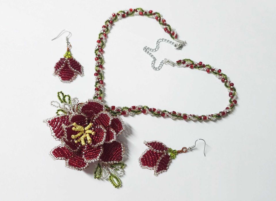 Set Trandafir rosu cu colier si cercei, handmade, margele unicat