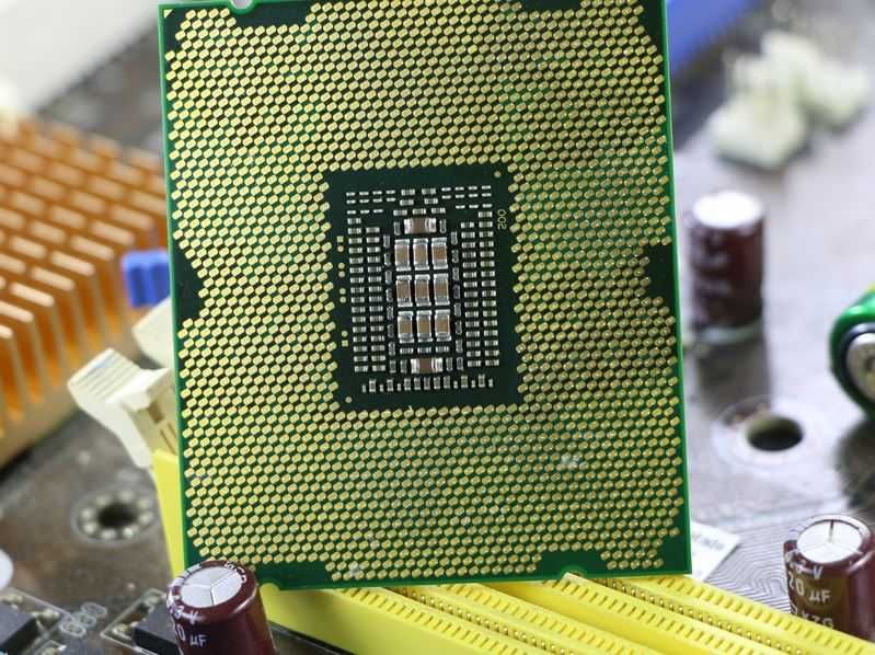 CPU Intel Xeon E5-2640 2.5 GHz Six Core Процесор 15M Socket LGA 2011
