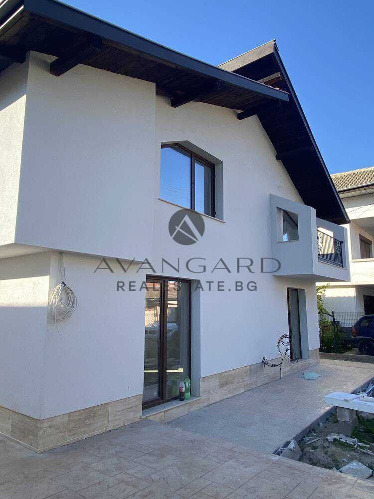 Продава се Къща в с. Войводиново, Област Пловдив - 156 кв.м за 1571 €/кв.м - Снимка #2
