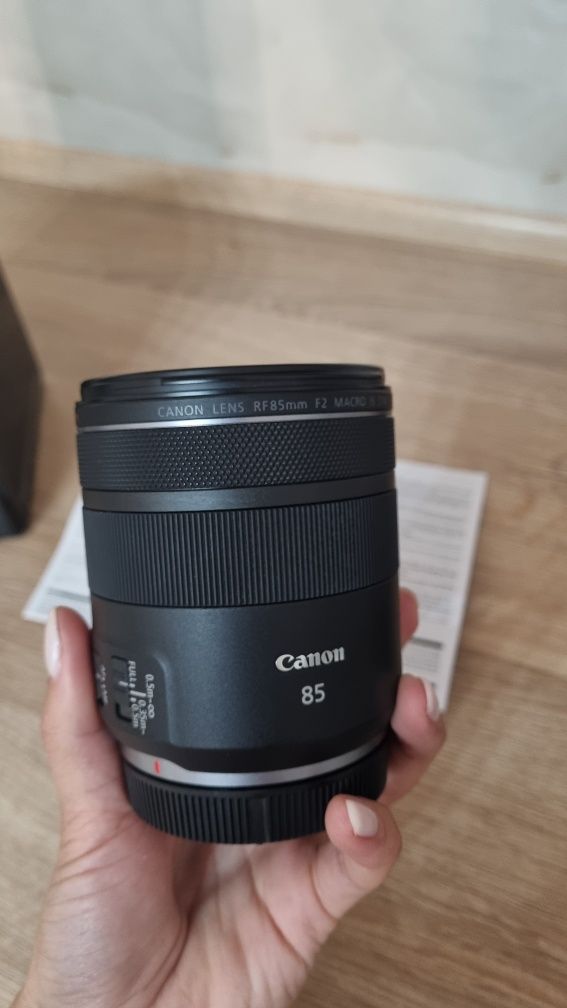 Canon Rf 85 F2 MACRO IS STM