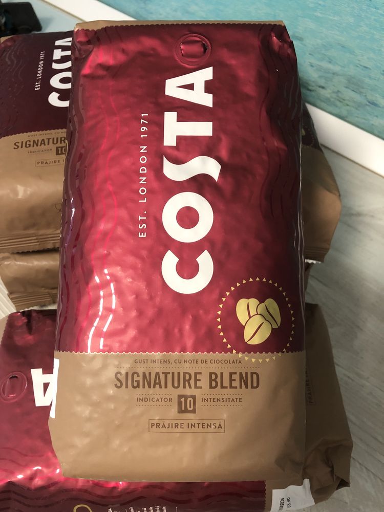 Cafea boabe COSTA Signature Blend, prăjire intensa, 1KG