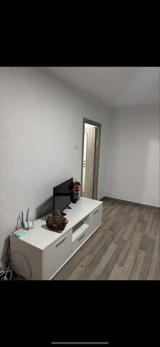 Inchiriez garsoniera