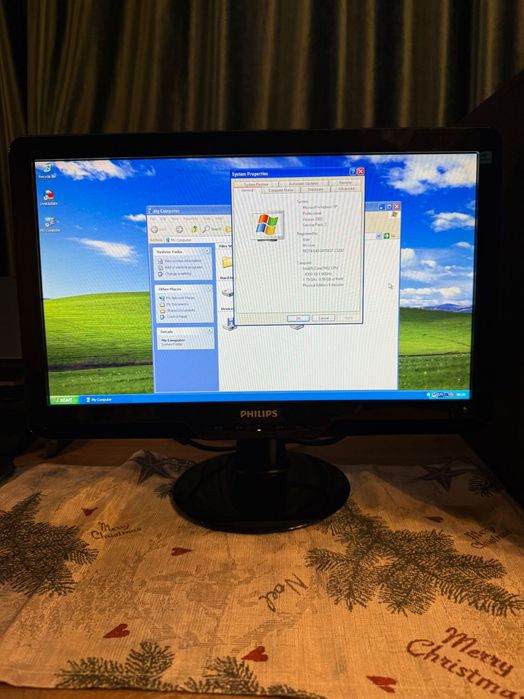 Компютър с монитор