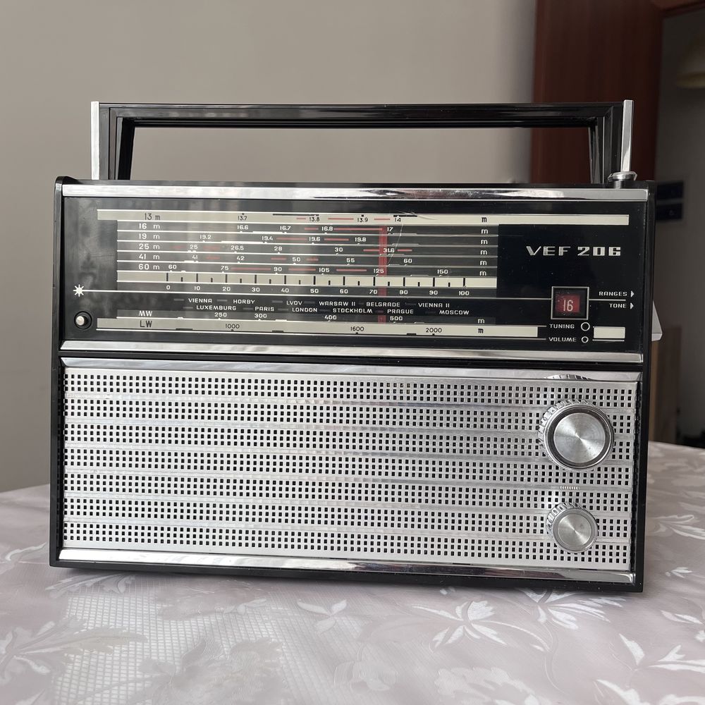 Продается радиоприемник VEF-206