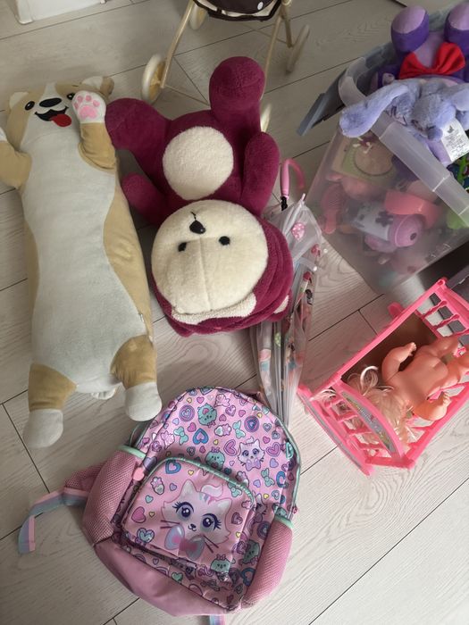 Игрушки для девочки много и разные