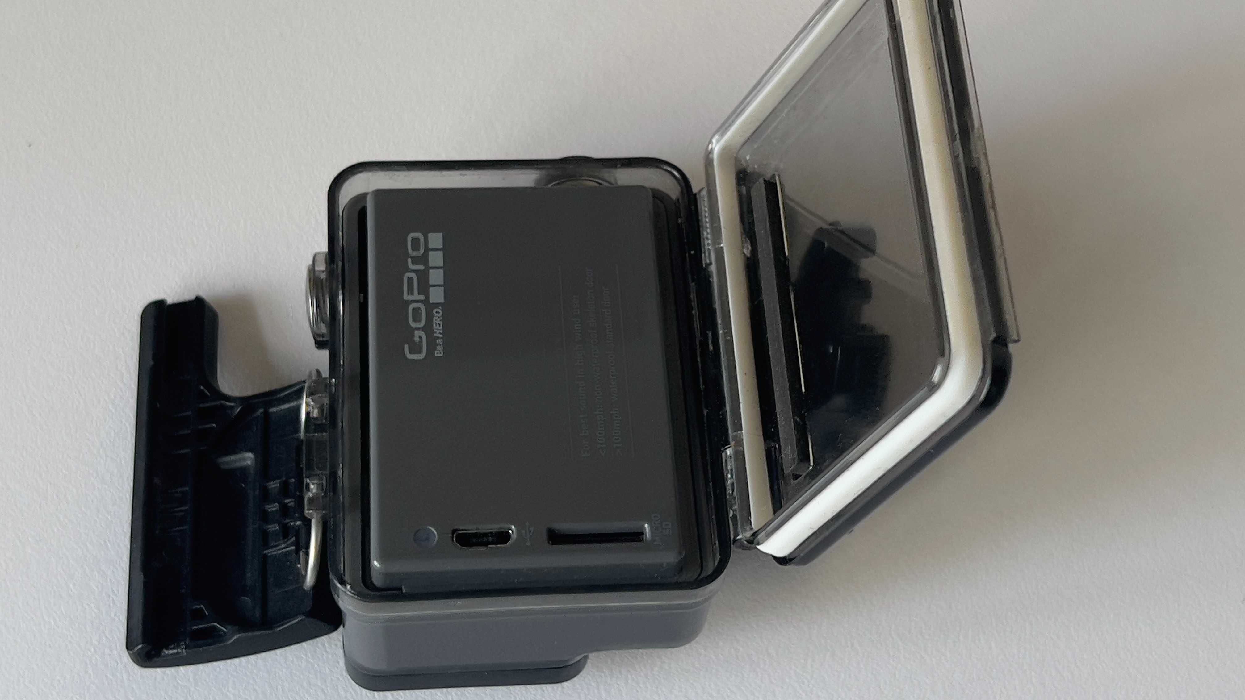 GoPro Hero + Cameră cu Wifi